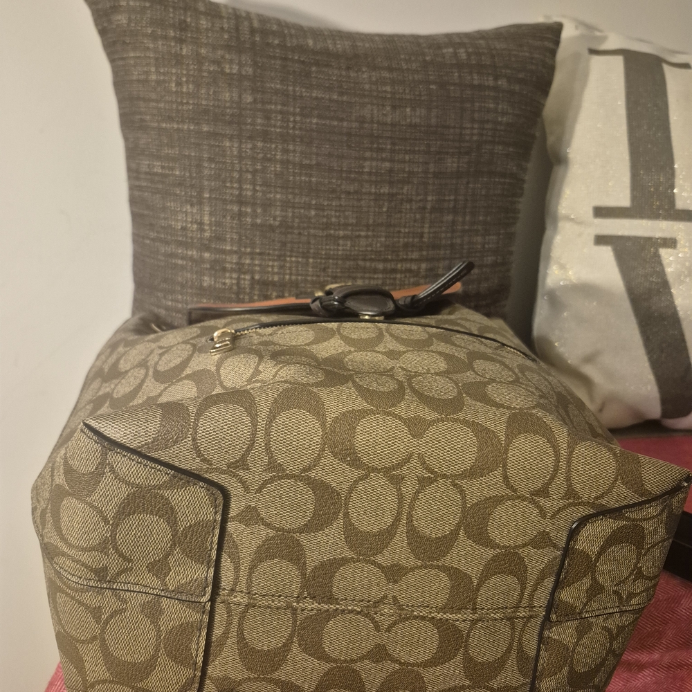 Coach Kleo Signature Backpack 11"L x 12"H x 5"D - Picture 5 of 7